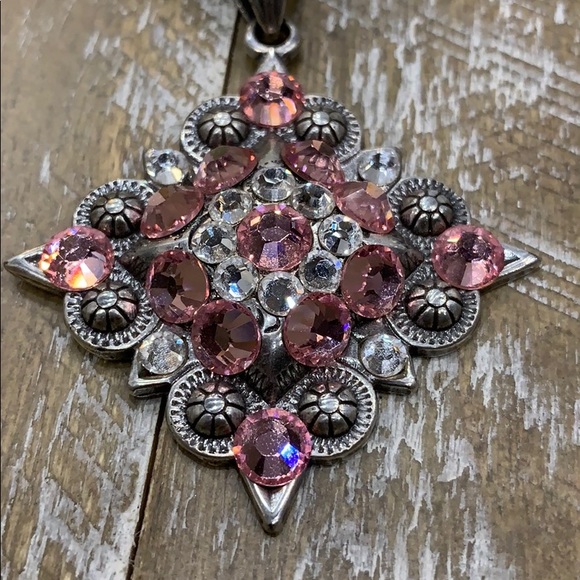 SALE 🥂Sexy pink crystal necklace - Picture 4 of 8